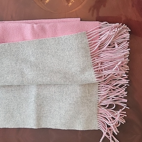 Wool shawl - Picture 3 of 3